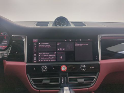 Certified 2026 Porsche Macan AWD/4WD image 12