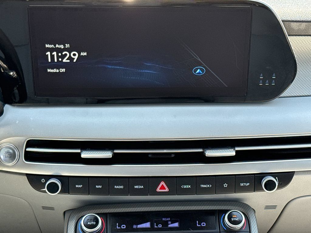 Used 2024 Hyundai Palisade SEL FWD image 12