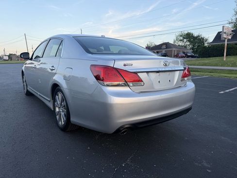Used 2011 Toyota Avalon Limited image 5
