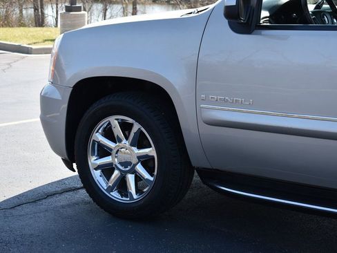 Used 2008 GMC Yukon Denali AWD/4WD image 9