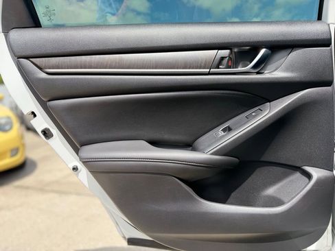 Used 2021 Honda Accord Touring image 15