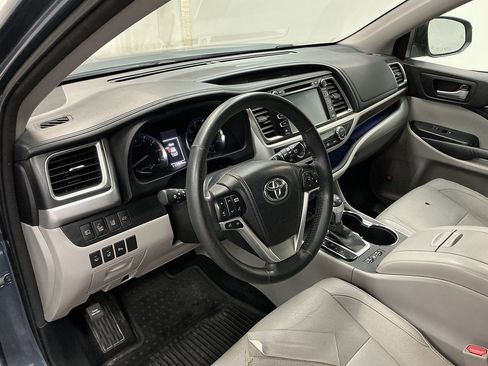 Used 2015 Toyota Highlander Limited Platinum AWD/4WD image 10
