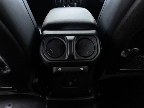 Used 2024 Jeep Wrangler Unlimited Rubicon image 22