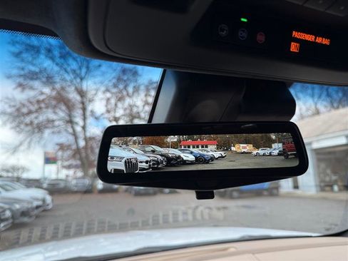 Used 2019 Cadillac Escalade Platinum image 33