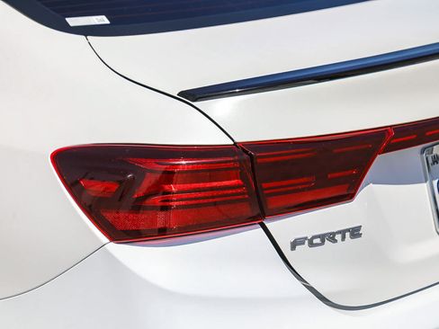 Used 2023 Kia Forte GT-Line w/ GT-Line Technology Package FWD image 9