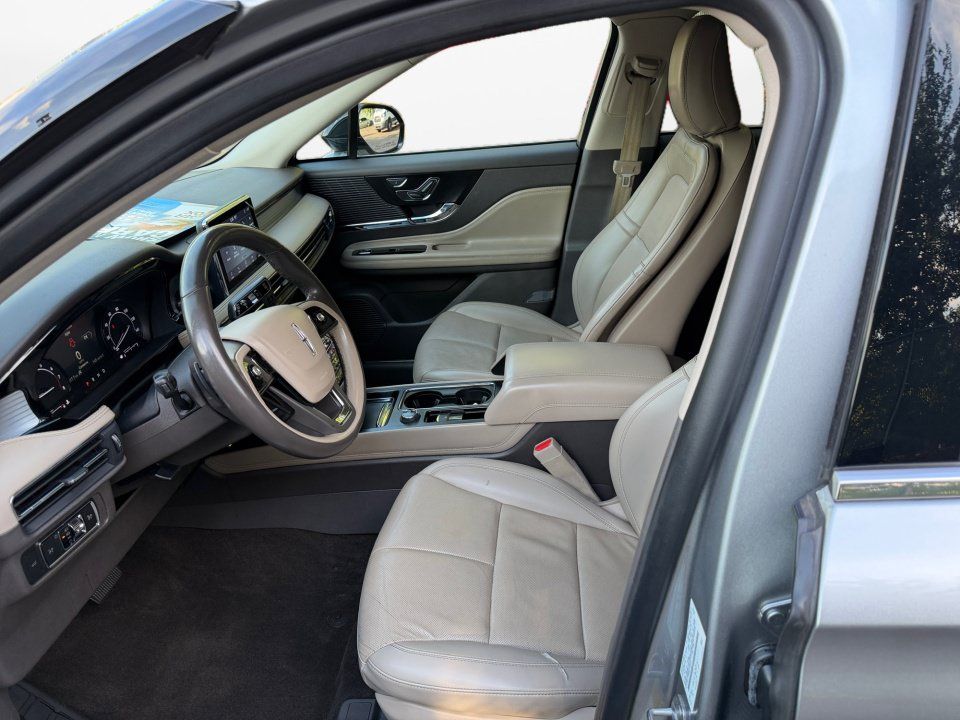 Used 2022 Lincoln Corsair FWD w/ Premium Package image 11