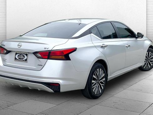 Used 2024 Nissan Altima 2.5 SV AWD/4WD image 14