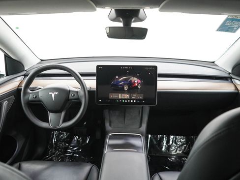 Used 2023 Tesla Model Y Long Range AWD/4WD image 13