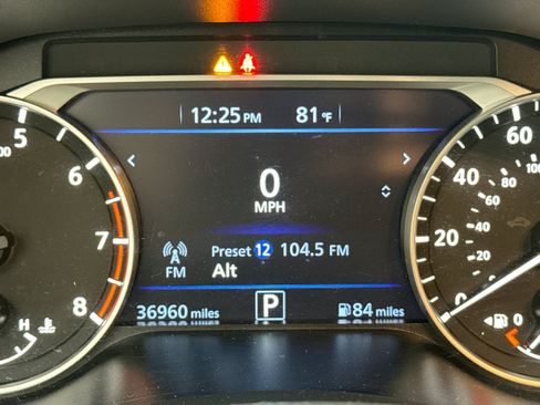 Used 2024 Nissan Altima 2.5 SR FWD image 10