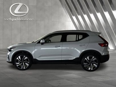 Used 2025 Volvo XC40 B5 Plus