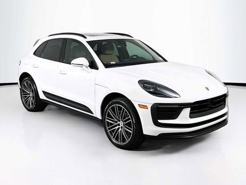Used 2025 Porsche Macan image 7