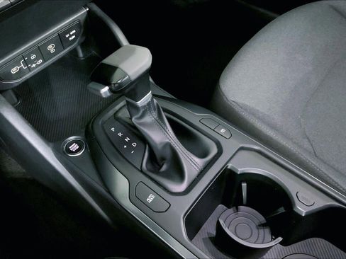 Used 2025 Kia K4 LXS image 17