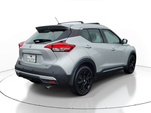Used 2020 Nissan Kicks SR w/ SR Premium Package FWD image 4