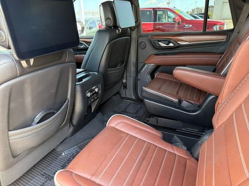 Used 2023 GMC Yukon Denali Ultimate AWD/4WD image 22