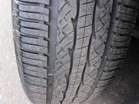 Used 2023 Chrysler Voyager LX image 49