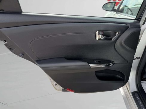 Used 2013 Toyota Avalon Limited FWD image 12