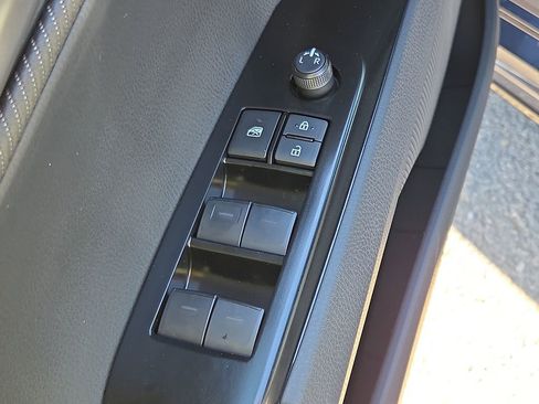 Used 2026 Toyota Camry SE w/ Convenience Package image 17