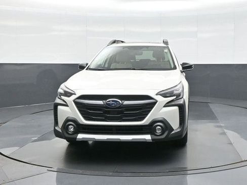 Used 2025 Subaru Outback Limited AWD/4WD image 2
