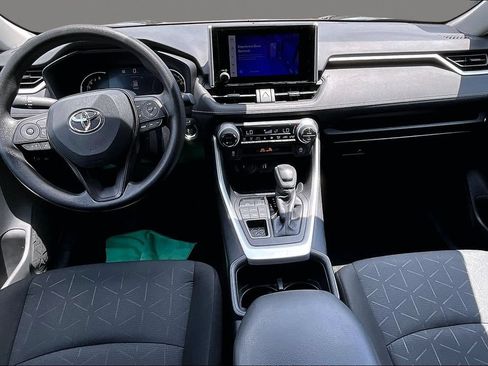 Used 2025 Toyota RAV4 XLE AWD/4WD image 15