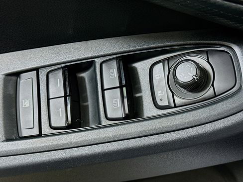 Used 2024 Subaru Crosstrek 2.0i Premium image 15