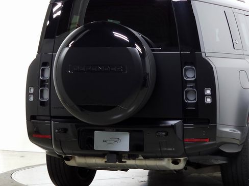 Used 2024 Land Rover Defender 130 X image 7