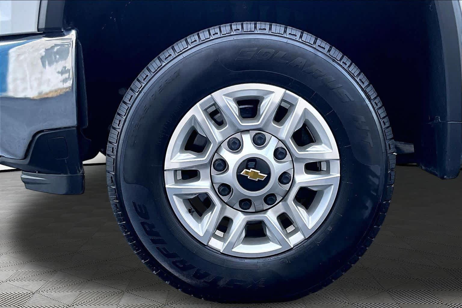 Used 2025 Chevrolet Silverado 2500 LT w/ Convenience Package AWD/4WD image 21