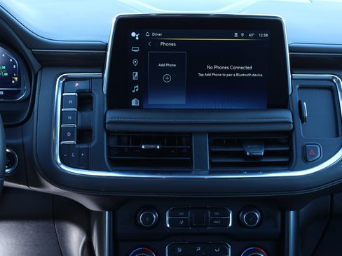 Used 2024 Chevrolet Suburban LT image 8