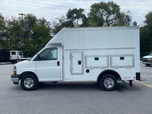 New 2025 Chevrolet Express 3500 w/ Power Convenience Package image 4