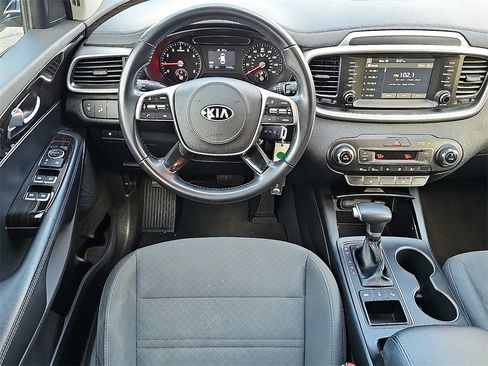 Used 2020 Kia Sorento LX w/ LX I4 Convenience Package image 13