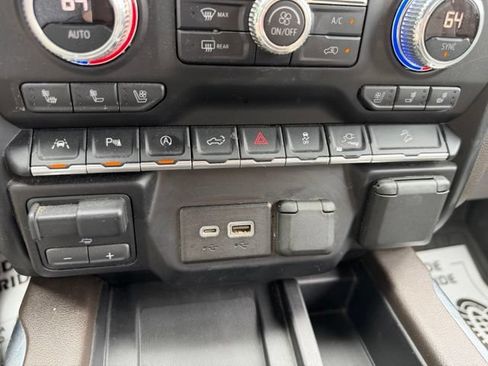 Used 2019 GMC Sierra 1500 SLT w/ SLT Premium Plus Package AWD/4WD image 28