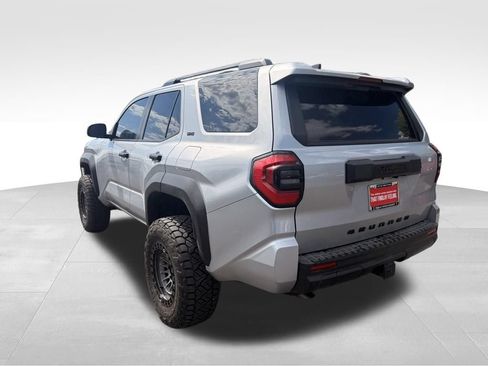 Used 2025 Toyota 4Runner SR5 AWD/4WD image 3