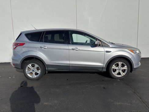 Used 2014 Ford Escape SE image 2