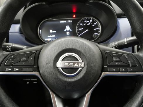 Used 2023 Nissan Versa SV image 15