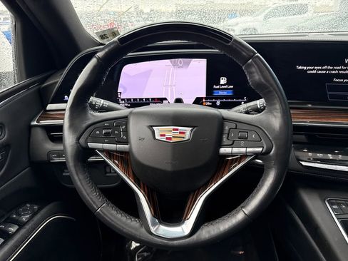 Used 2023 Cadillac Escalade Premium Luxury image 18