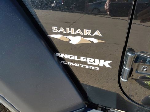 Used 2018 Jeep Wrangler Unlimited Sahara image 24