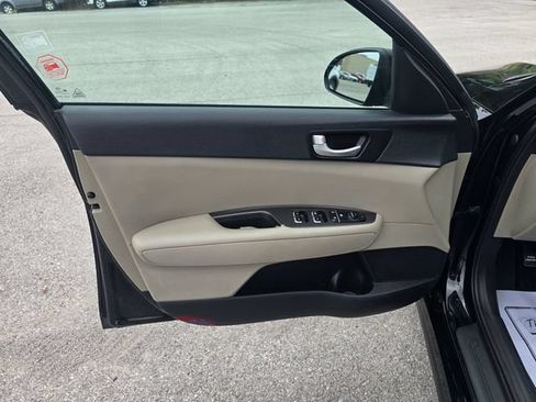 Used 2018 Kia Optima LX FWD image 10