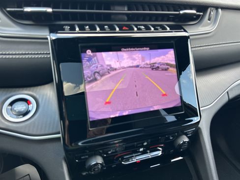 New 2025 Jeep Grand Cherokee L Altitude image 16