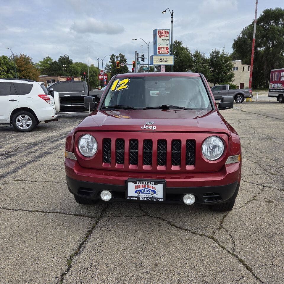 Used 2012 Jeep Patriot Latitude w/ Sun/Sound Group FWD image 2