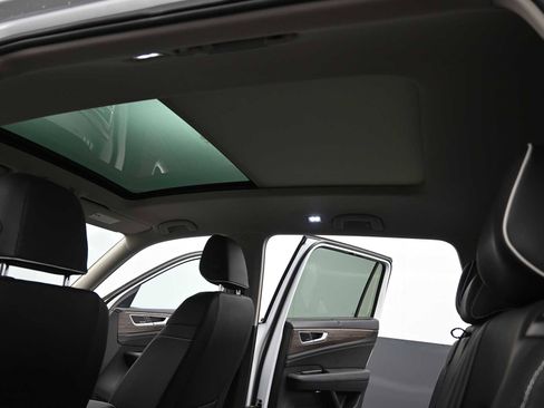 Used 2025 Volkswagen Atlas SEL Premium R-Line image 23