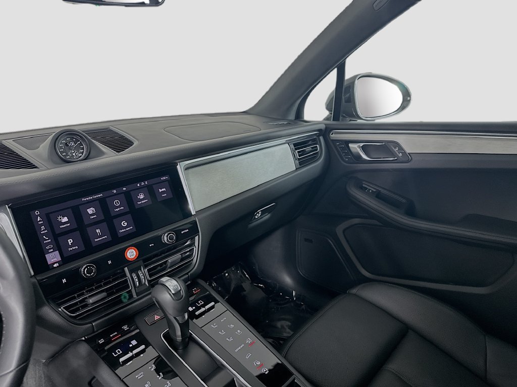 Certified 2026 Porsche Macan Turbo AWD/4WD image 25