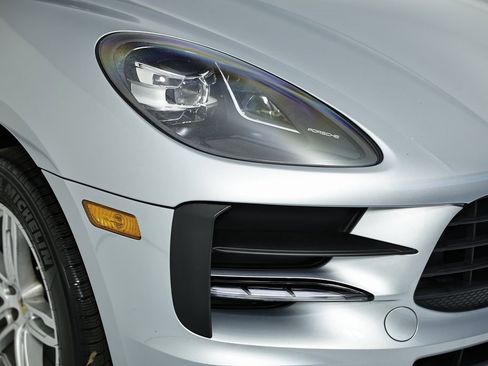 Used 2021 Porsche Macan image 17