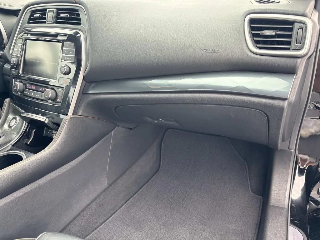 Used 2022 Nissan Maxima SR w/ Sport Mat Group FWD image 23