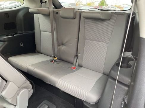 Used 2023 Toyota Highlander L image 14