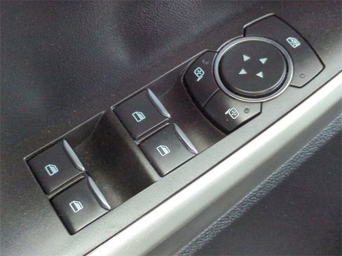 Certified 2022 Ford Explorer XLT w/ Equipment Group 202A image 23