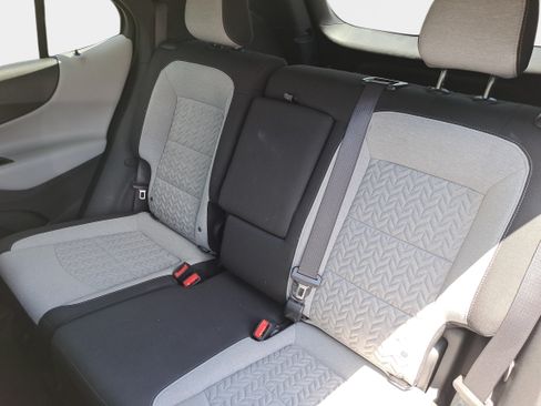 Used 2022 Chevrolet Equinox LS w/ LS Convenience Package FWD image 11