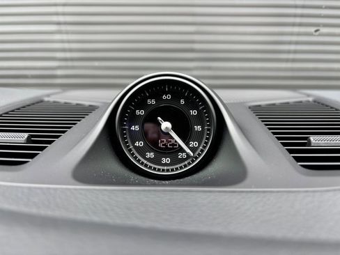 Certified 2025 Porsche Cayenne Coupe image 19