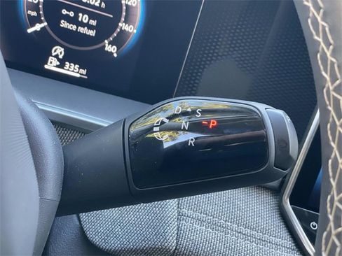 Used 2025 Volkswagen Tiguan S image 15