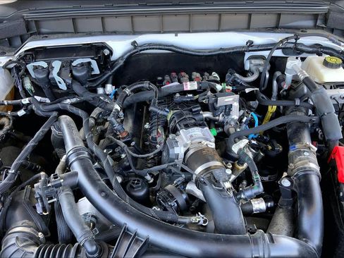 Used 2023 Ford Bronco Wildtrak AWD/4WD image 32