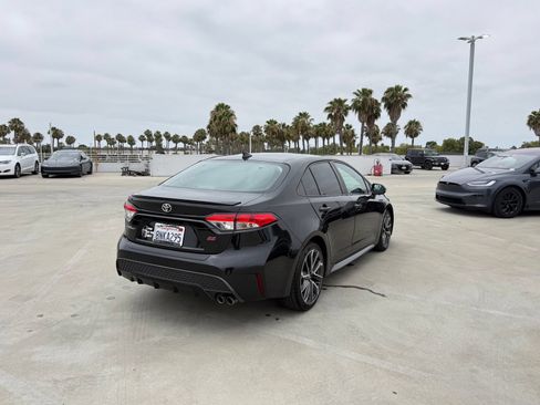 Used 2020 Toyota Corolla SE FWD image 3