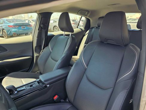 Certified 2026 Toyota Prius XLE FWD image 21